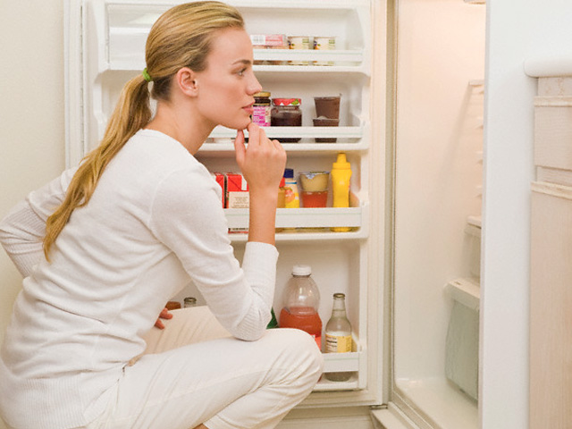 Khi tủ lạnh bị nóng hai bên hông thì phải làm sao?
