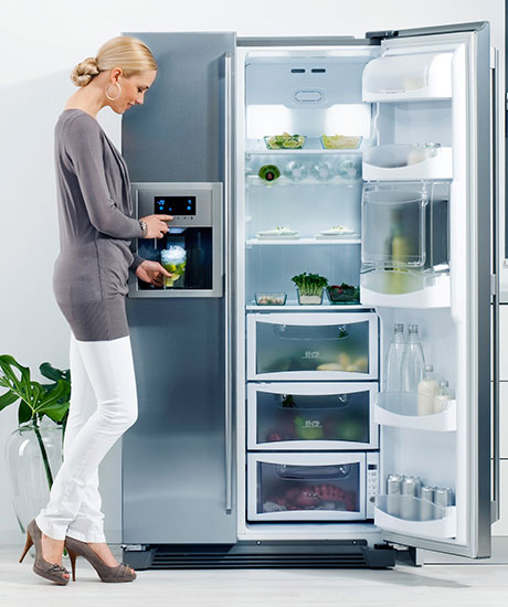 Làm gì khi tủ lạnh bị đổ mồ hôi gây tốn điện?